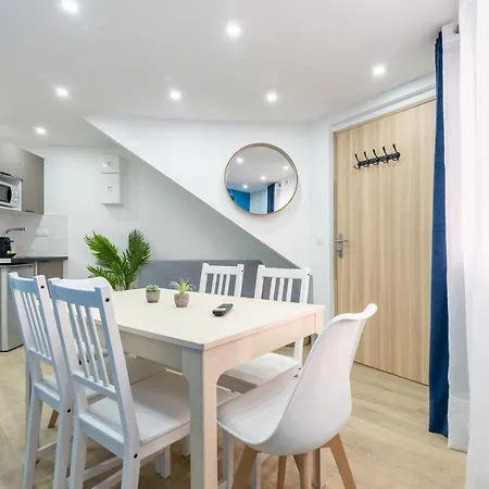 Apartment Nets - Buttes Chaumont C